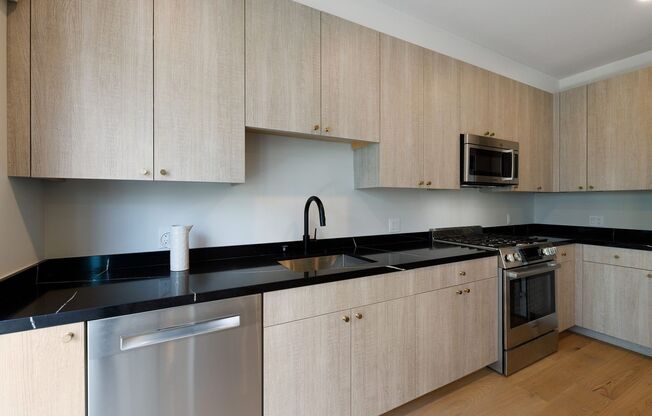 2 beds, 2 baths, $4,250, Unit # 5