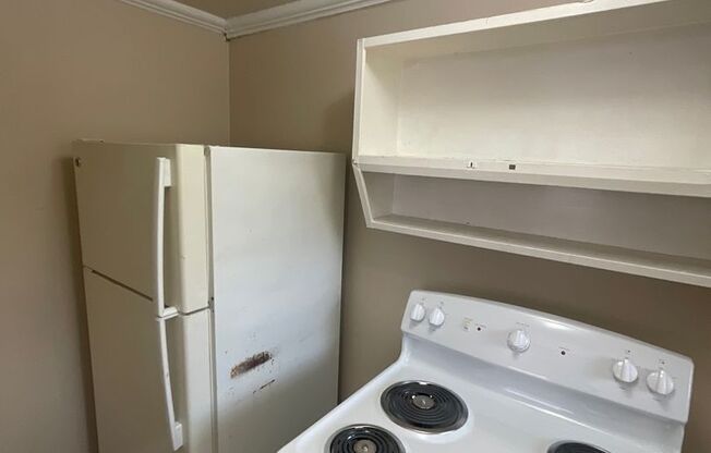 One Bedroom Apartment Close to Downtown!