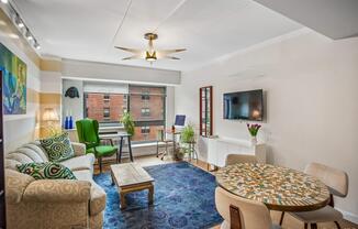 535 W 52 ST