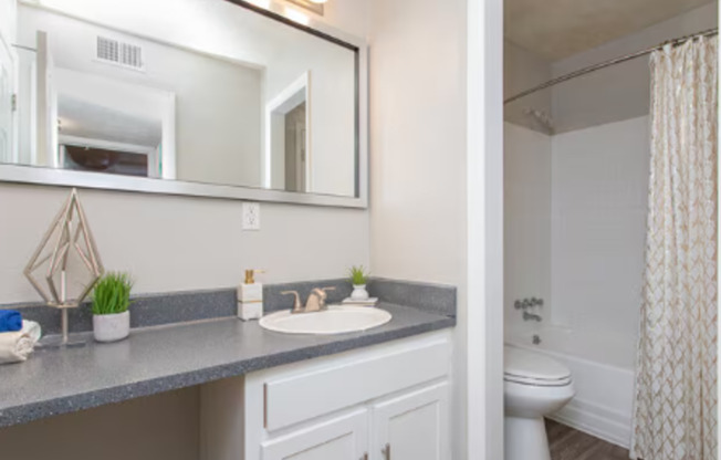 1 bed, 1 bath, 612 sqft, $975