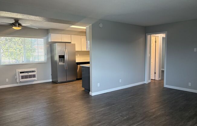 2 beds, 1 bath, 865 sqft, $2,635, Unit 300-15