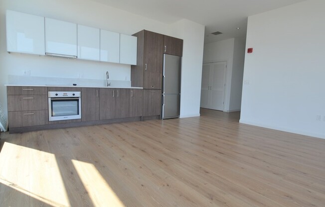 3 beds, 2 baths, 1,627 sqft, $10,100, Unit 1513