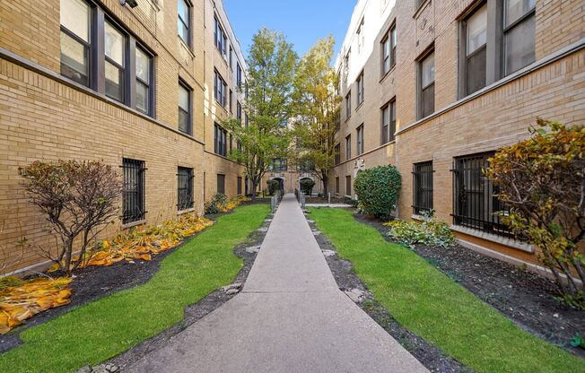 2 beds, 1 bath, 701 sqft, $1,450, Unit 1532-1F