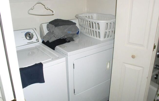 Carrboro / Brighton Sq. Apt. AVAILABLE