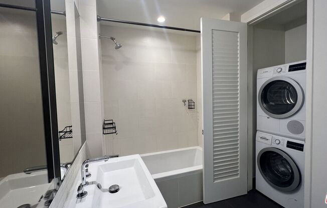 Studio, 1 bath, 480 sqft, $2,500, Unit 807