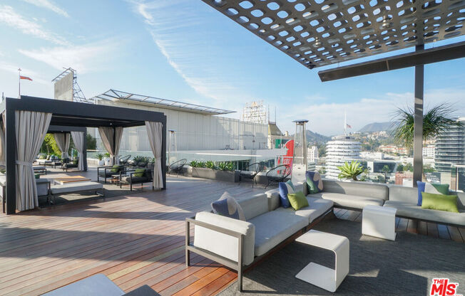 1 bed, 1.5 baths, 1,220 sqft, $4,500, Unit 6H