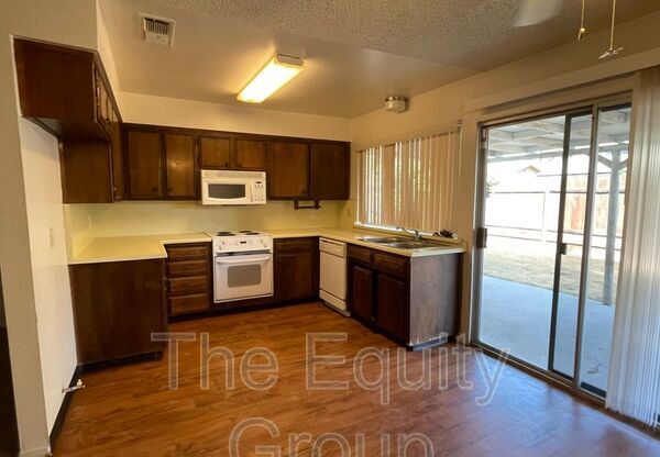 3 beds, 2 baths, 1,450 sqft, $1,800