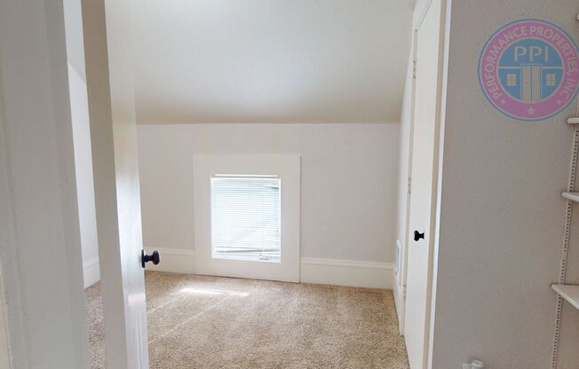 2 beds, 1 bath, 800 sqft, $1,645, Unit Upper