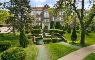 Calhoun Beach Apartments