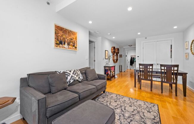 21 17 31 AVE