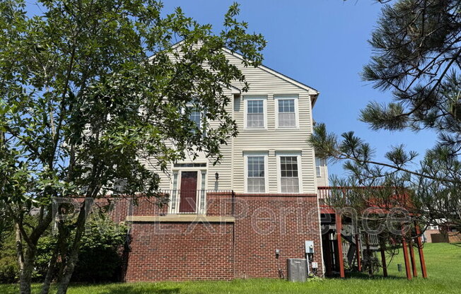 2001 WHISTLING DUCK DR