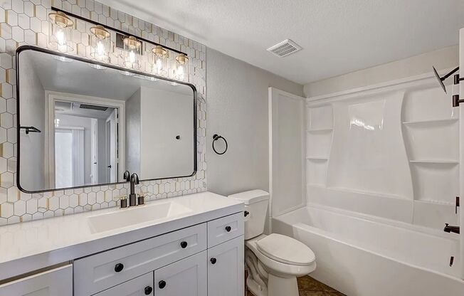 2 beds, 2 baths, $1,525, Unit # 1144