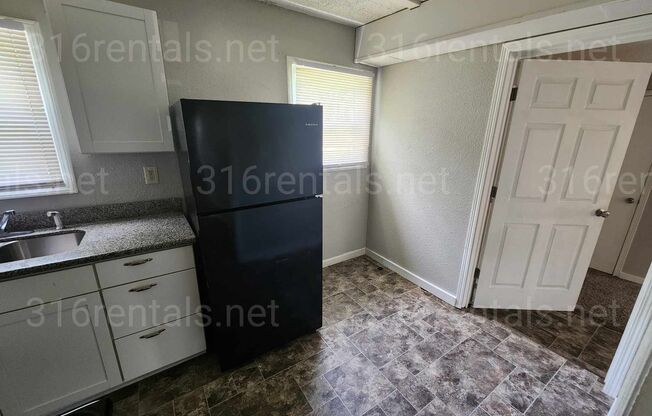 $995 - 3 bedroom / 1 bathroom - Single Family Home