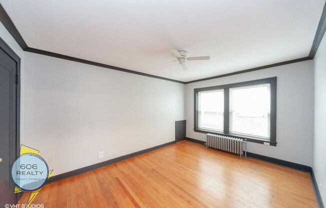 Heart of Arlington Heights! Steps away from Metra Station!