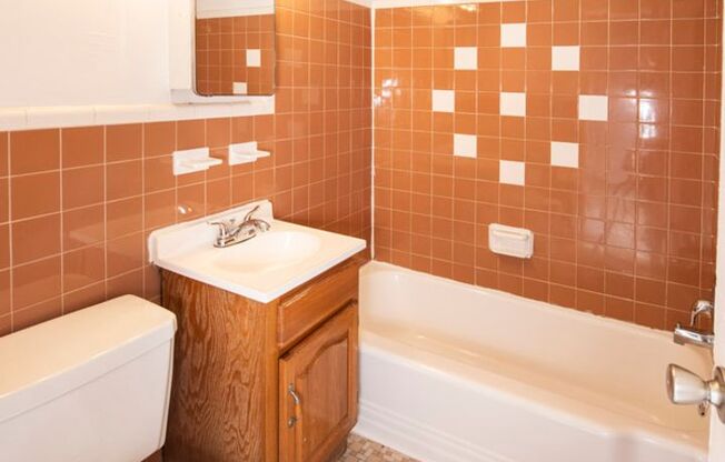 1 bed, 1 bath, 600 sqft, $1,020, Unit 115-B10