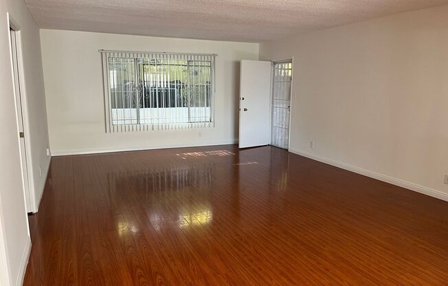 1065 S. Holt Avenue