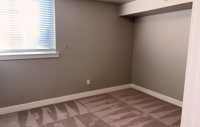 2 beds, 1 bath, 830 sqft, $1,395, Unit 53