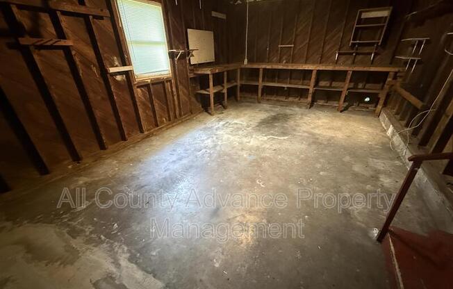 1564 TILLEY AVE