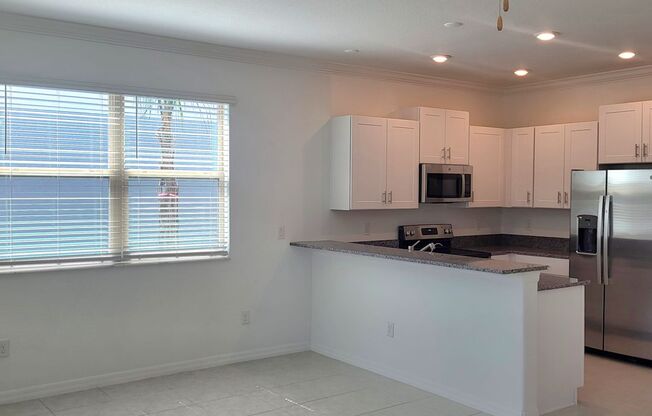 Newer 3 Bedrooms, 2.5 Baths Townhome with screened Lanai and easy access to Downtown Tampa