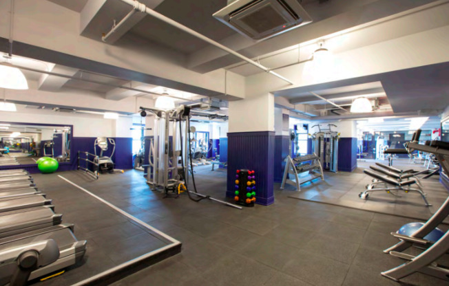 Studio, 1 bath, $3,600, Unit 9B04