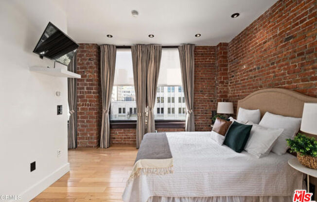 1 bed, 1 bath, 720 sqft, $2,300, Unit 601