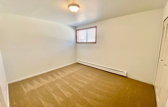 2 beds, 1 bath, 900 sqft, $1,295, Unit 19