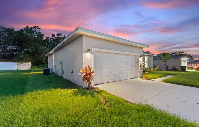 Deposit-Free! Modern, energy efficient home with ALL of the upgrades!