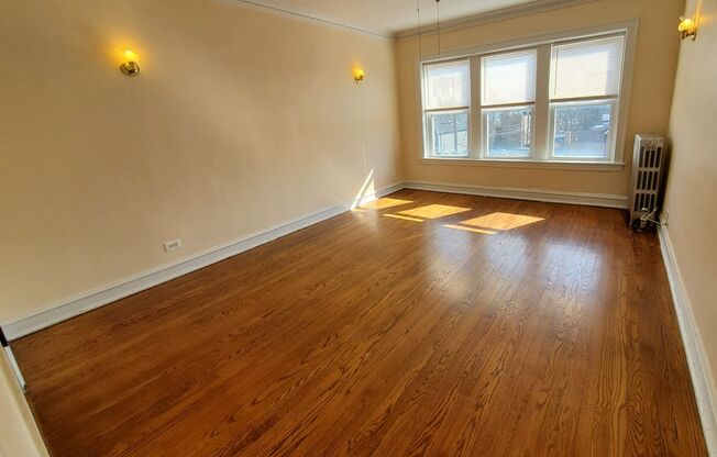 3054 W IRVING PARK RD