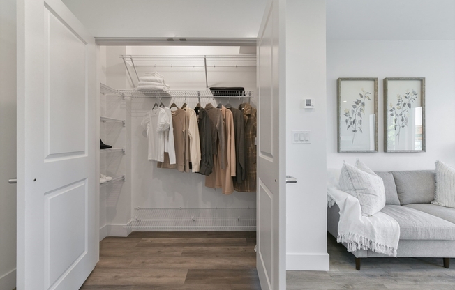 Studio, $1,695, Unit 614