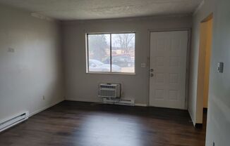 2 beds, 1 bath, $795, Unit Apt. 5