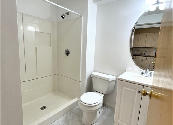 Studio, 1 bath, 399 sqft, $1,675, Unit 46