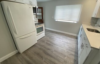 3 beds, 1 bath, $2,600, Unit 2