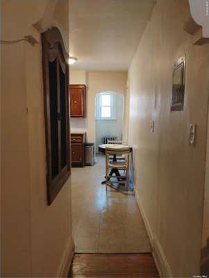 2 beds, 1 bath, $2,400