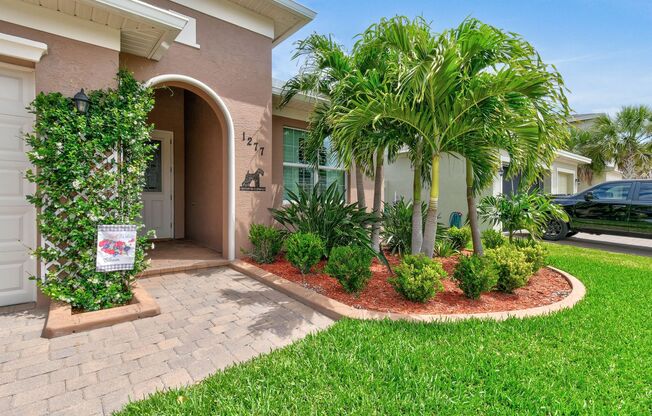 3 BR 2 BA 2 CG rental located in the gated community of Vizcaya Falls