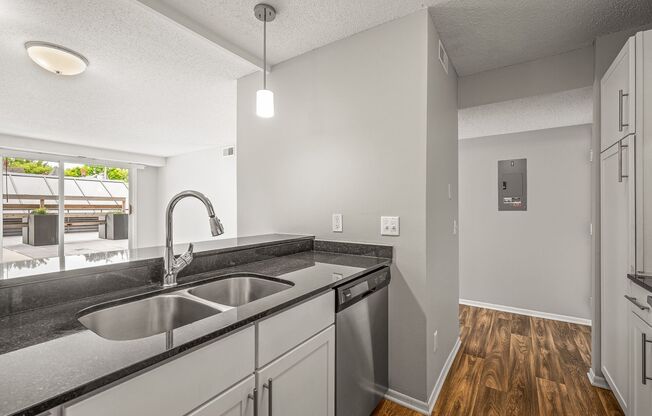 1 bed, 1 bath, 697 sqft, $1,345, Unit 310