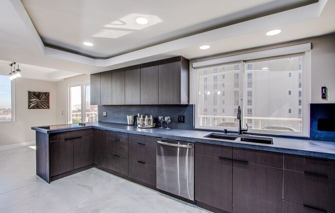2 beds, 2 baths, $2,799, Unit # 1012