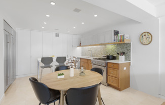 420 E 64 ST