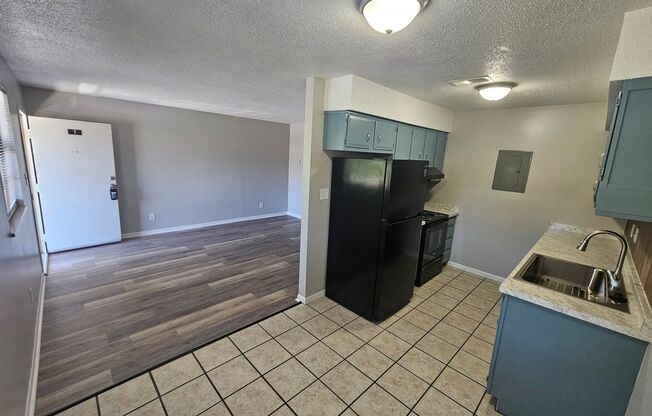 Renovated 1 bedroom apartment available now!