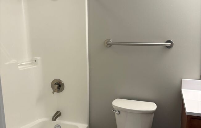 2 beds, 2 baths, 970 sqft, $1,495, Unit Unit 216