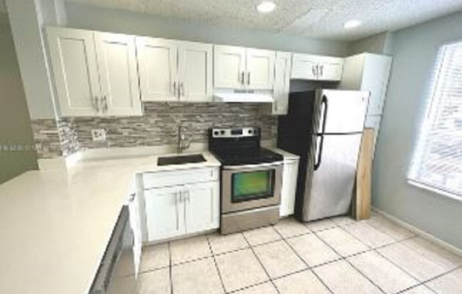 8057 SW 21 CT