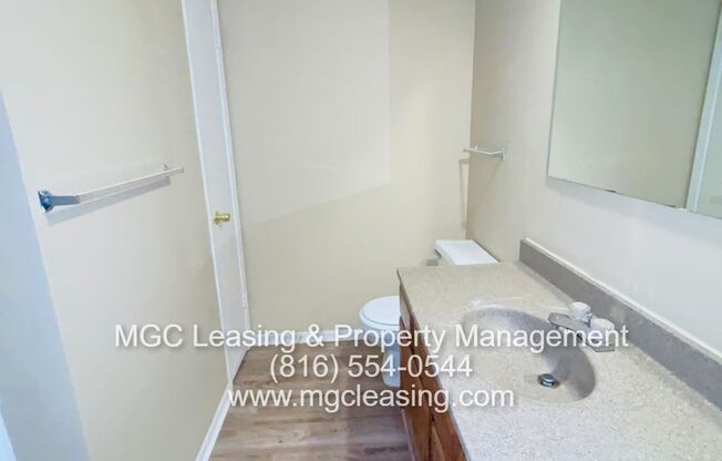 2 beds, 1 bath, $950, Unit 1560-A E 125th St