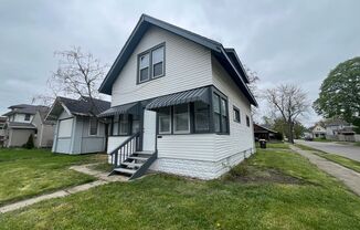 2945 Smith St- Nice Two Bedroom House! AVAILABLE NOW!