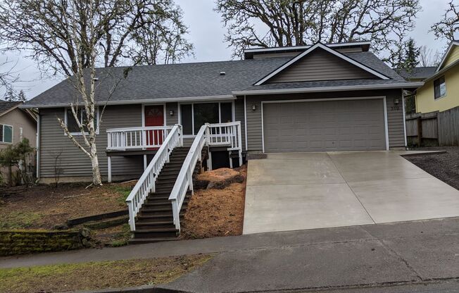 Beautiful 4-Bedroom, 2-Bath Thurston Area Home With 2550sf!