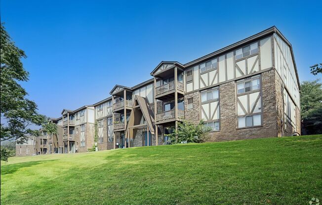 Chalet Villa Lakefront Community