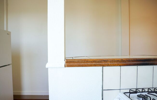 N Portland - Kenton Open-Plan 1-Bed Ready Early July!