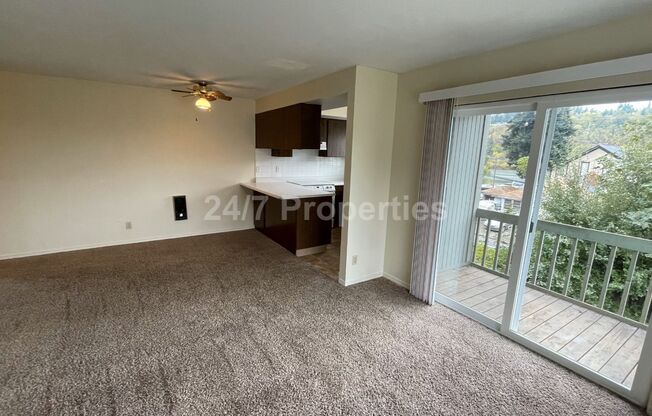 2 beds, 1 bath, $1,395, Unit Unit 4