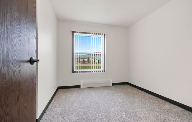 2 beds, 1 bath, $1,099.99, Unit 1650-16