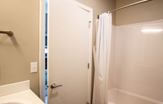 Studio, 1 bath, $1,295