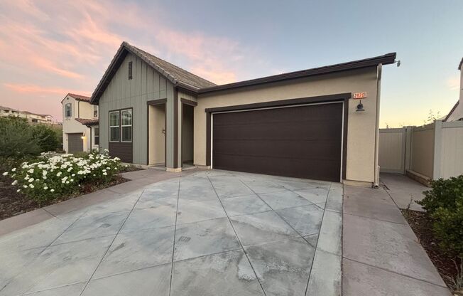 4-Bedroom Home with Community Amenities & Big Views in Santa Clarita!