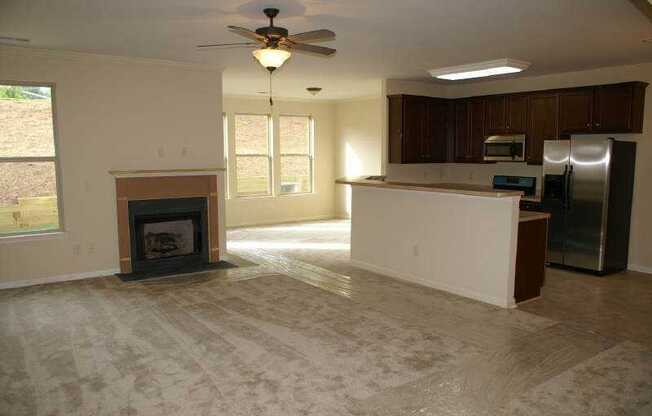 TOWN HOME IN GATED COMMUNITY WITH POOL!
